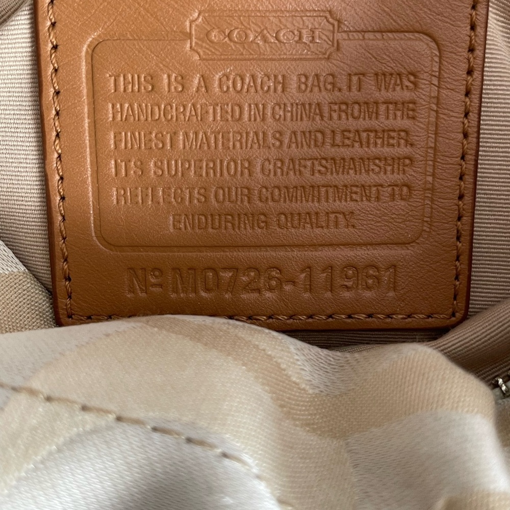 Coach Cream and Tan Leather Shoulder Bag with Slouchy Design - Picture 3 of 10